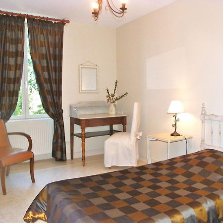 Bed and Breakfast Les Malvaux Huriel Exterior foto
