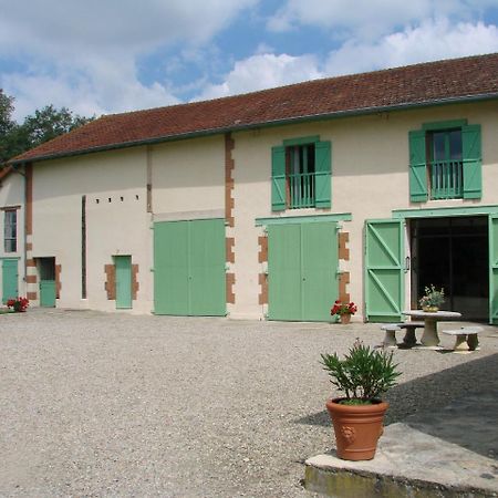 Bed and Breakfast Les Malvaux Huriel Exterior foto