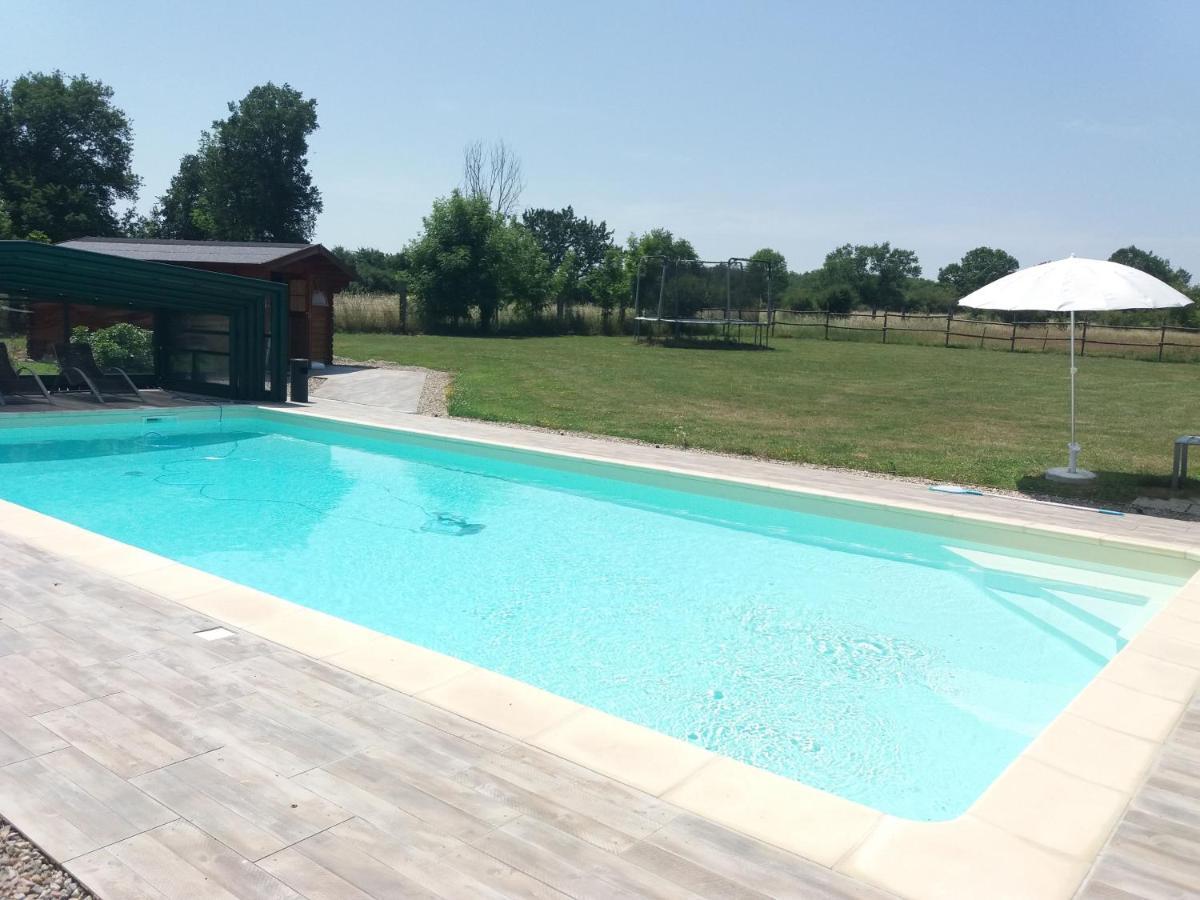 Bed and Breakfast Les Malvaux Huriel Exterior foto
