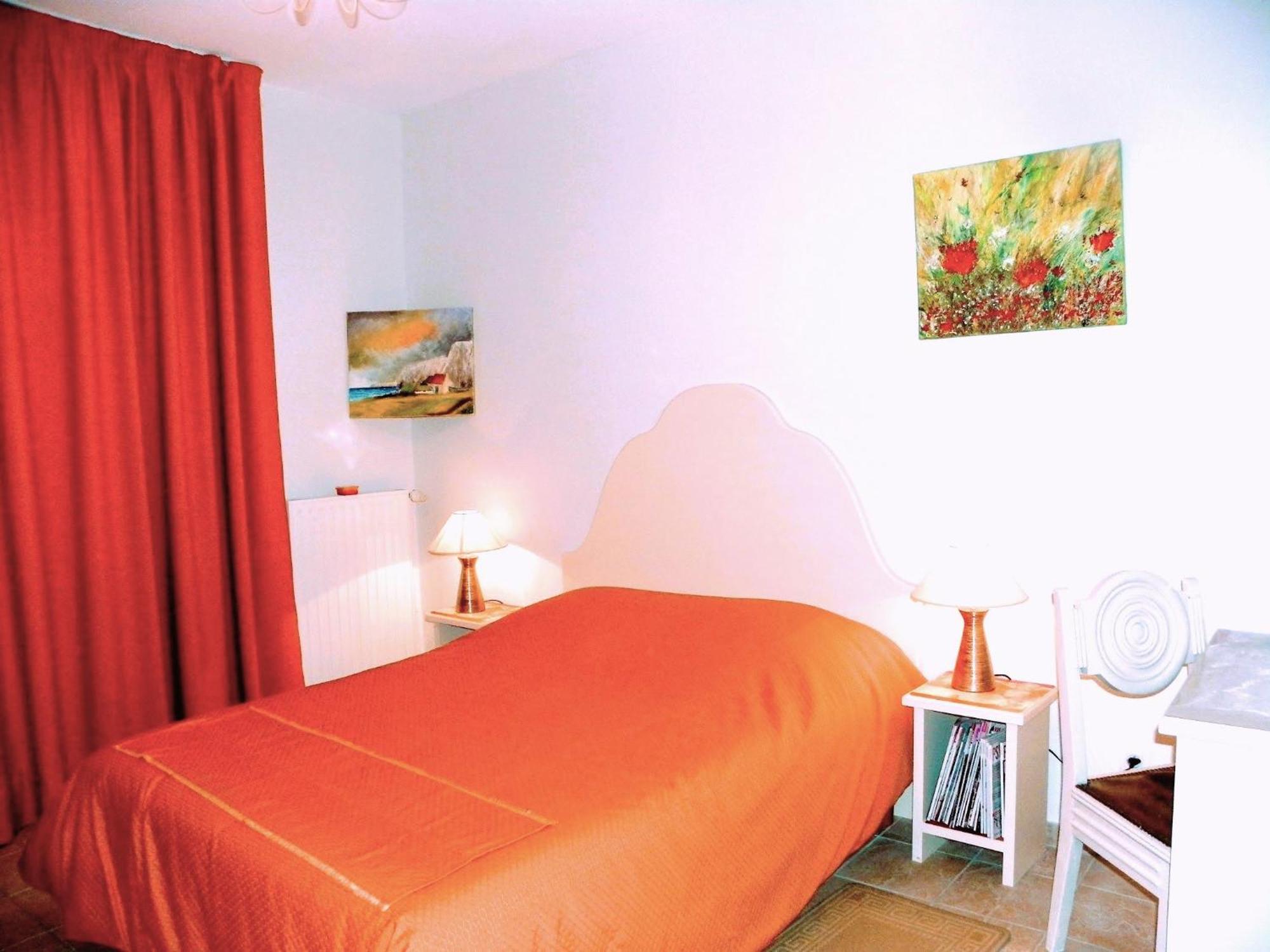 Bed and Breakfast Les Malvaux Huriel Exterior foto