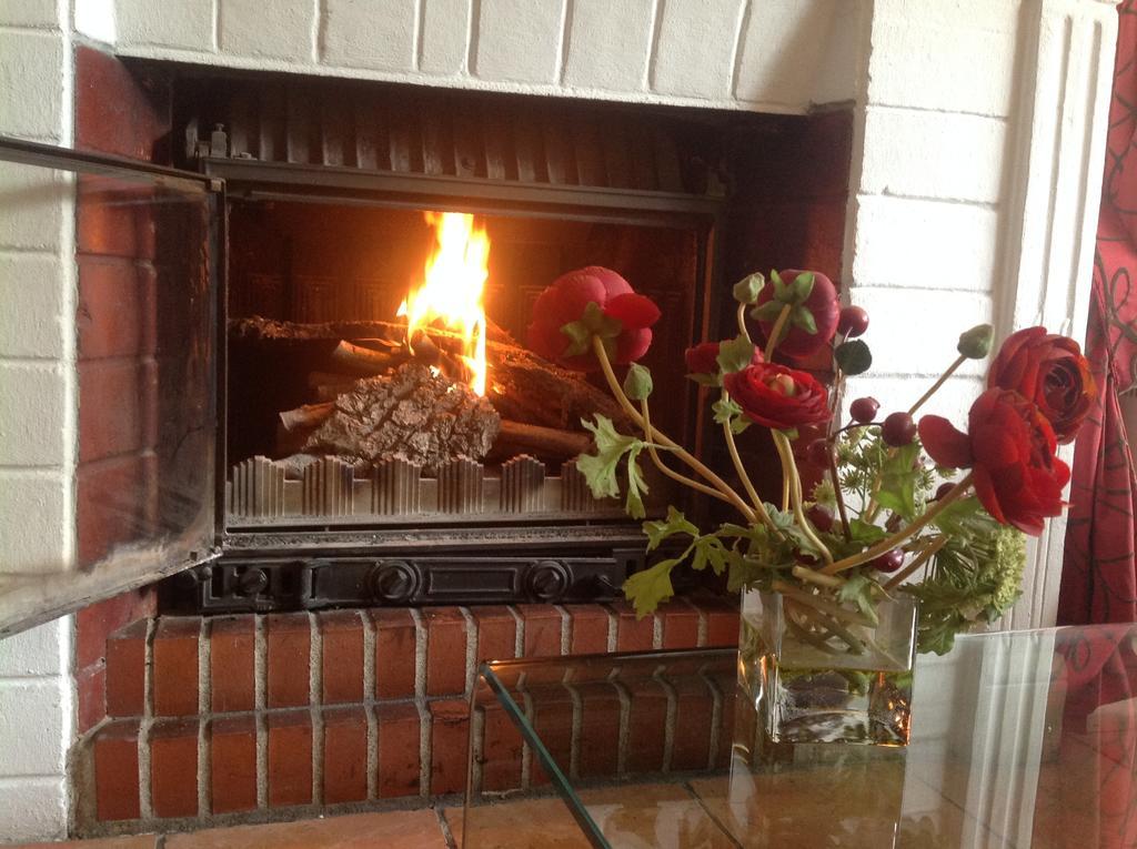Bed and Breakfast Les Malvaux Huriel Exterior foto