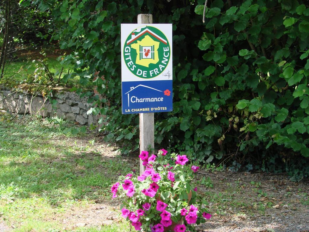 Bed and Breakfast Les Malvaux Huriel Exterior foto