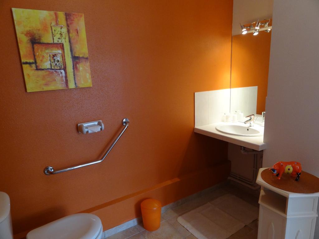 Bed and Breakfast Les Malvaux Huriel Exterior foto