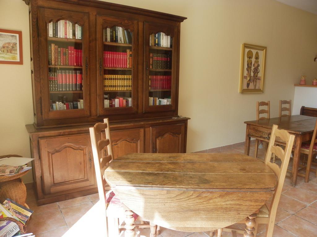 Bed and Breakfast Les Malvaux Huriel Exterior foto